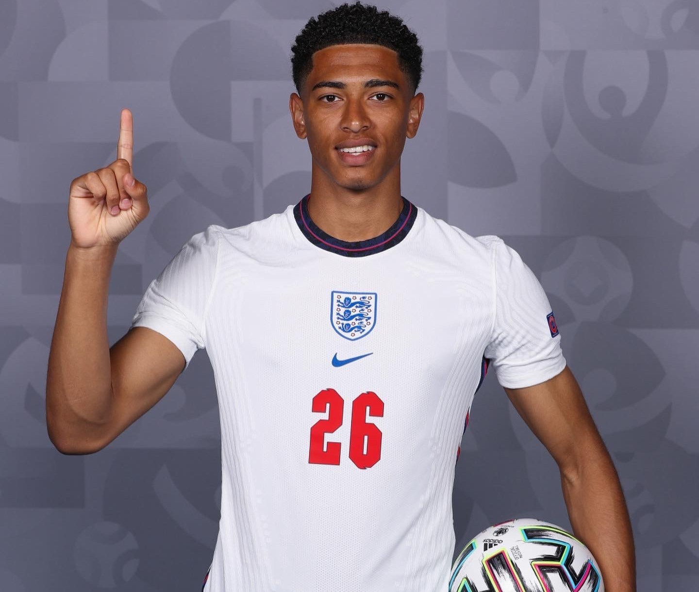 罗马诺：在门德斯参与下，卡夏诺-基亚拉即将和拜仁续约（罗马诺：门德斯参与推动，卡夏诺-基亚拉即将与拜仁续约）