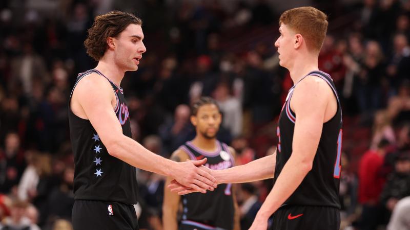 太攀蛇官方：队内得分王麦克维由于孩子出生，缺席今日对阵老鹰（太攀蛇官宣：麦克维喜得贵子，将缺席今日与老鹰之战）