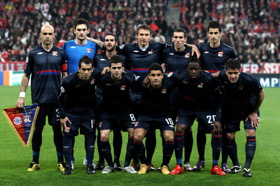 这队传球流畅得像跳舞（这队传球如舞步般丝滑）