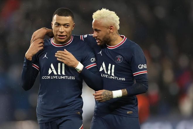 回声报评利物浦英超时代25大球星：杰拉德、萨拉赫、范戴克前三（回声报评选利物浦英超时代25位球星：杰拉德、萨拉赫、范戴克位列前三）