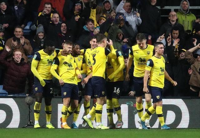 欧文突破防守创造杀伤，制造罚球（欧文穿透防线造杀伤，赢得罚球）