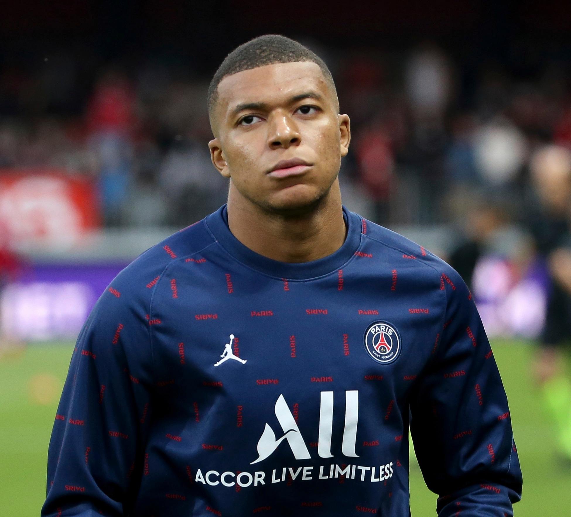 梁靖崑输球后自责，孙颖莎暖心复盘！郭焱点出败因，直言又爱又恨 ！（梁靖崑赛后自责，孙颖莎贴心复盘，郭焱直指败因：让人又爱又恨）