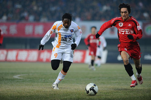 动漫展示欧冠新一轮第一比赛日的结果：（动画盘点欧冠新一轮首日赛果）