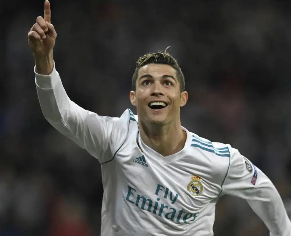 图片报：基米希因脚踝问题未全程参加训练，战海登海姆可能替补（图片报：基米希脚踝不适未全程合练，对阵海登海姆或从替补席出发）