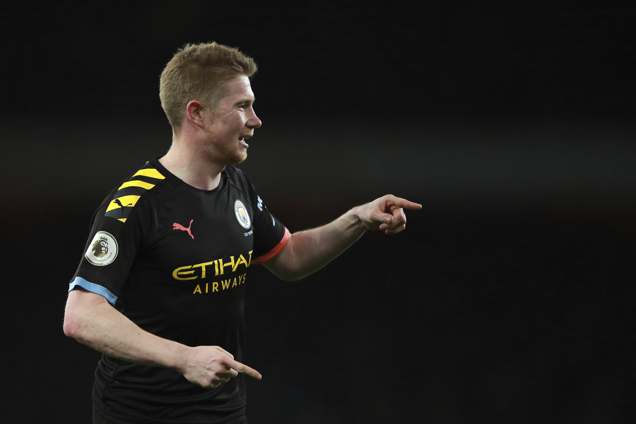 穆勒：梅西的踢球风格是纯粹的天赋，C罗的职业精神更突出（穆勒：梅西天赋尽显，C罗职业精神更出众）