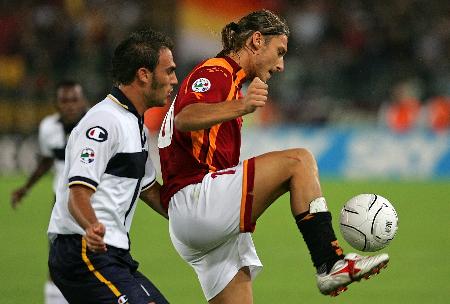 意媒：因未经授权私自建造，意大利一尊马拉多纳的雕像被拆除（意媒：意大利一座未经许可私建的马拉多纳雕像遭拆除）